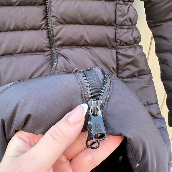 The North Face Women's Black Puffer Coat with Hood - Picture 3 of 3